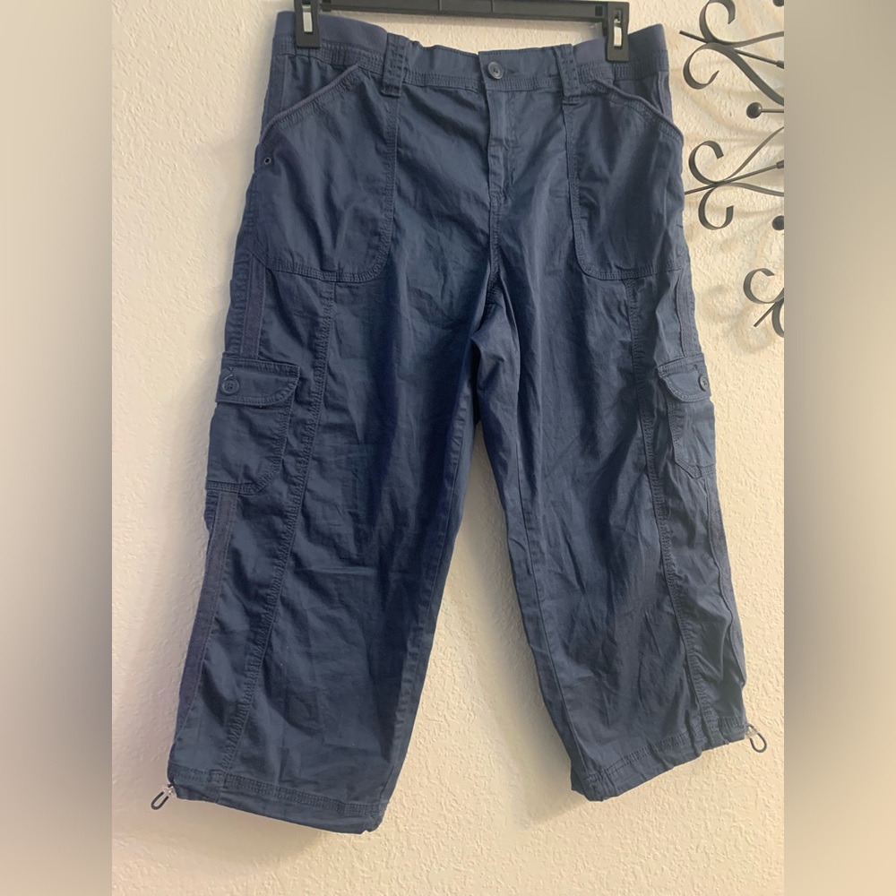 Style & Co. Women's Mid-Rise Cargo Capri Pants